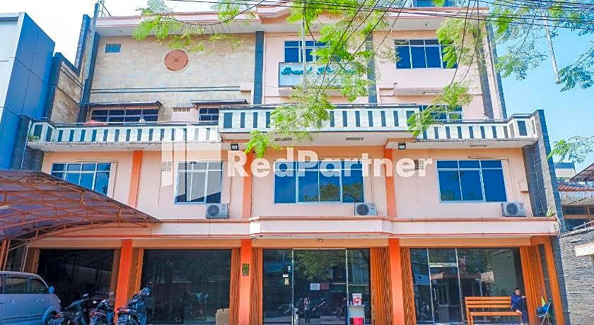Grand Kembar Hotel Mitra RedDoorz