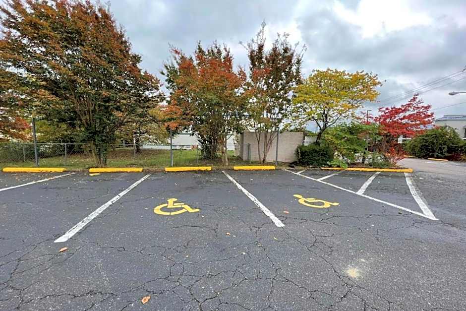 Ashland Studio Inn Richmond North near Kings Dominion (Listing Partner)