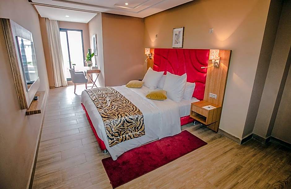 DownTown Hotel By New Art