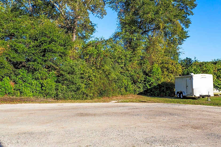 Super 8 by Wyndham Marianna I-10