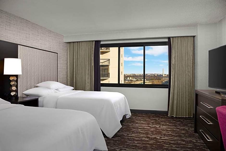 Embassy Suites By Hilton Crystal City - National Airport