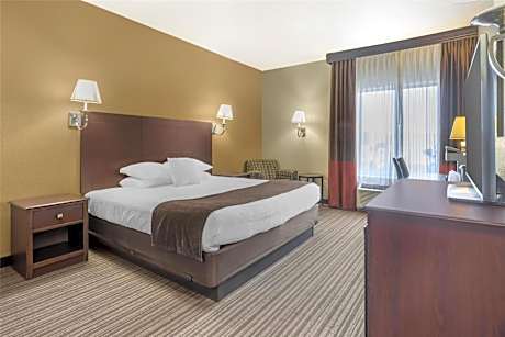 1 King Bed, Mobility Accessible, Roll In Shower, Non-Smoking, Full Breakfast