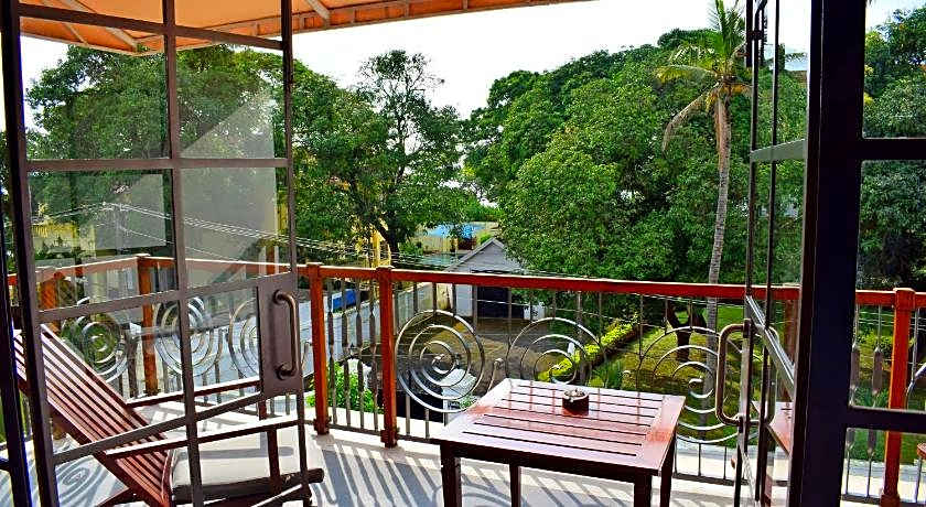 Eighth Bastion - CGH Earth