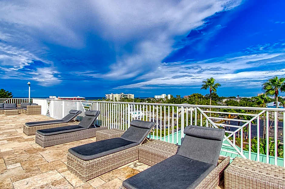 Harbourside Resort, a New Hotel Collection Property