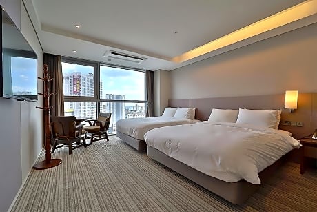 Family Twin Room with Harbor View