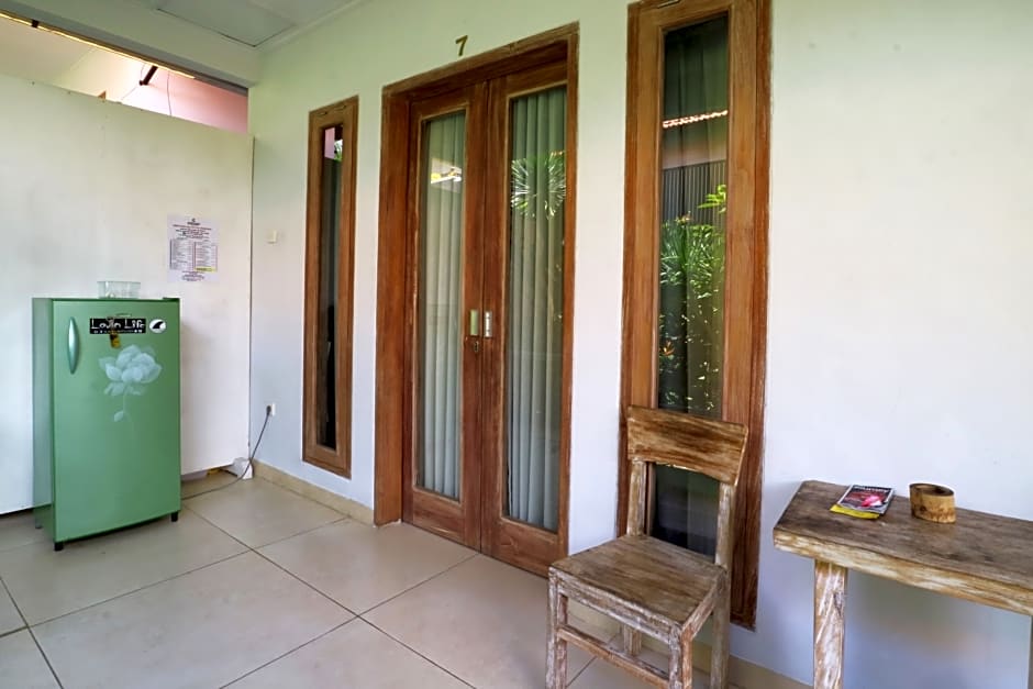 The Wina Guesthouse 2 by ZUZU