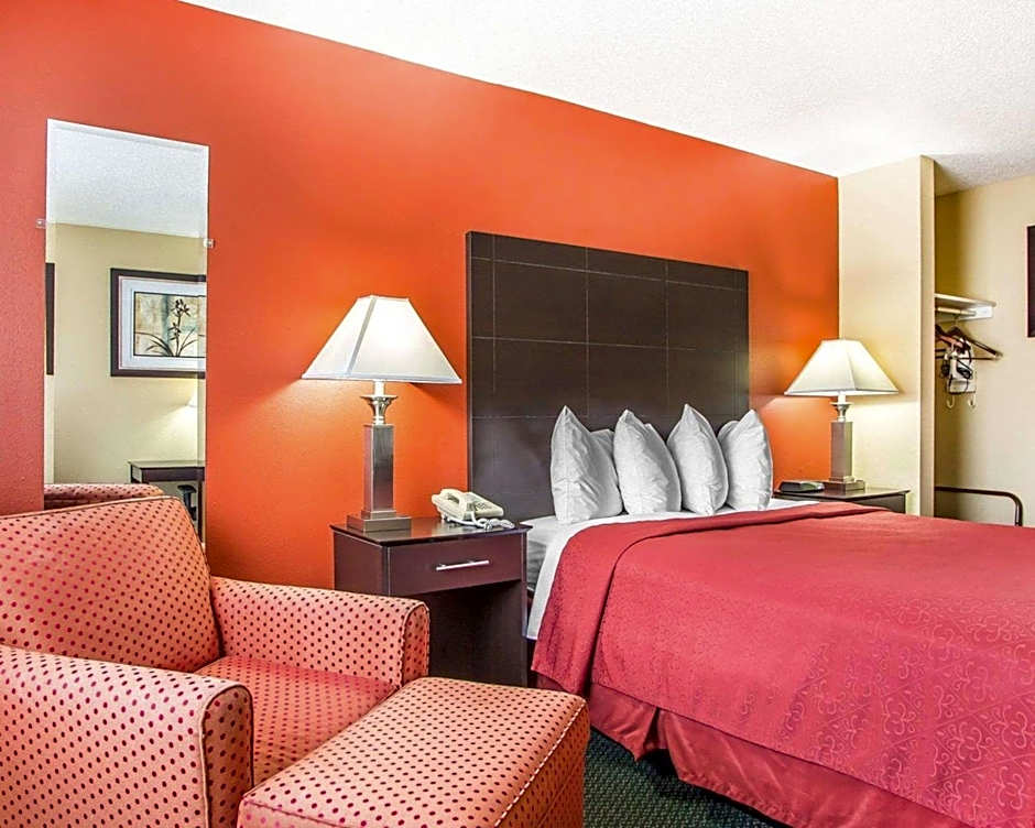 Quality Inn Morton At I-74