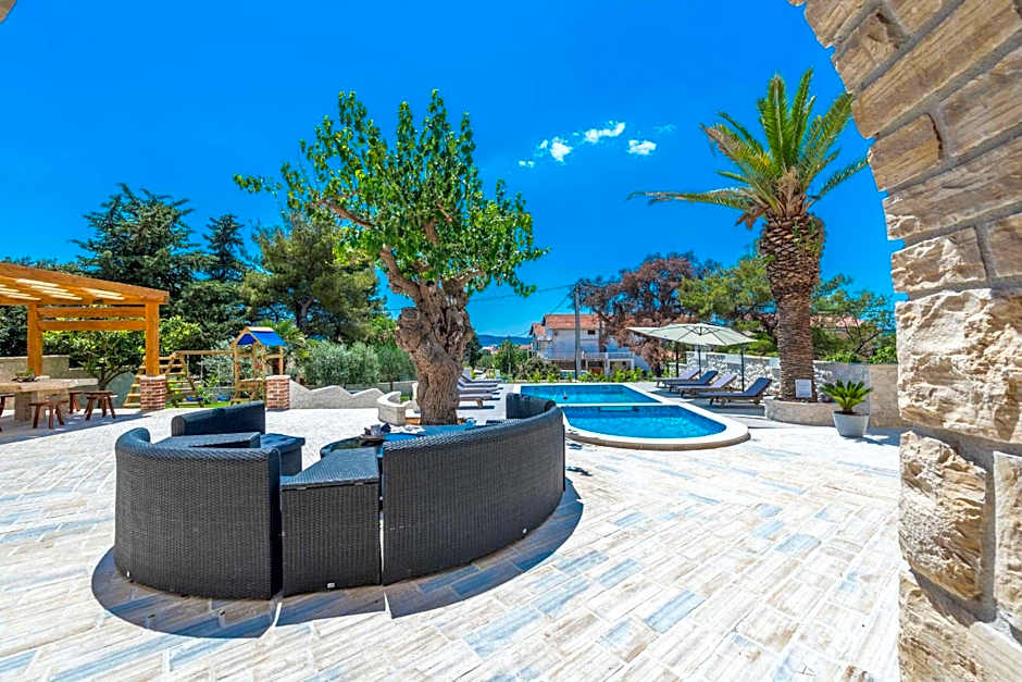 MY DALMATIA - Authentic villa Dumina with private heated pool