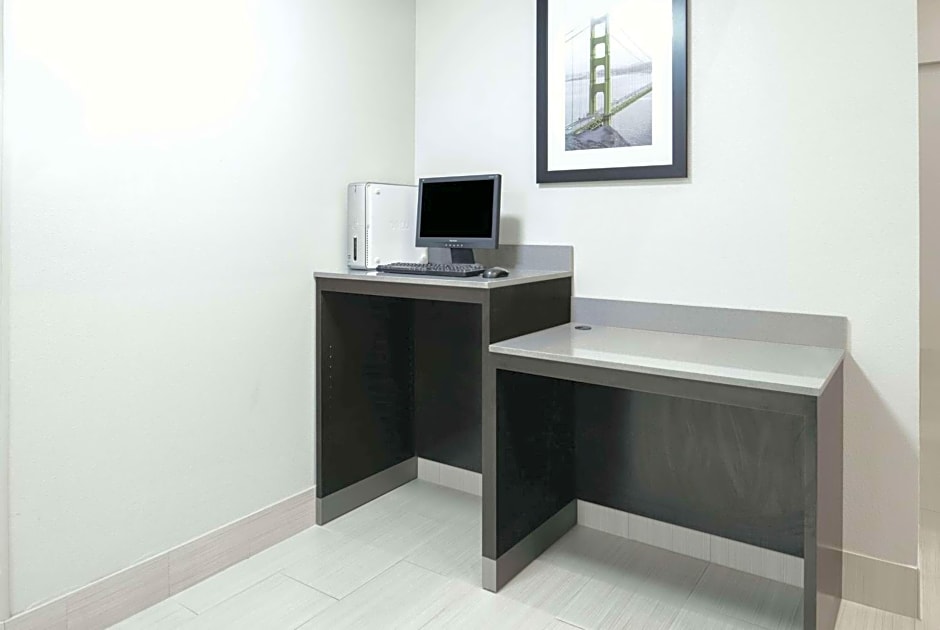 La Quinta Inn & Suites by Wyndham Fairfield - Napa Valley