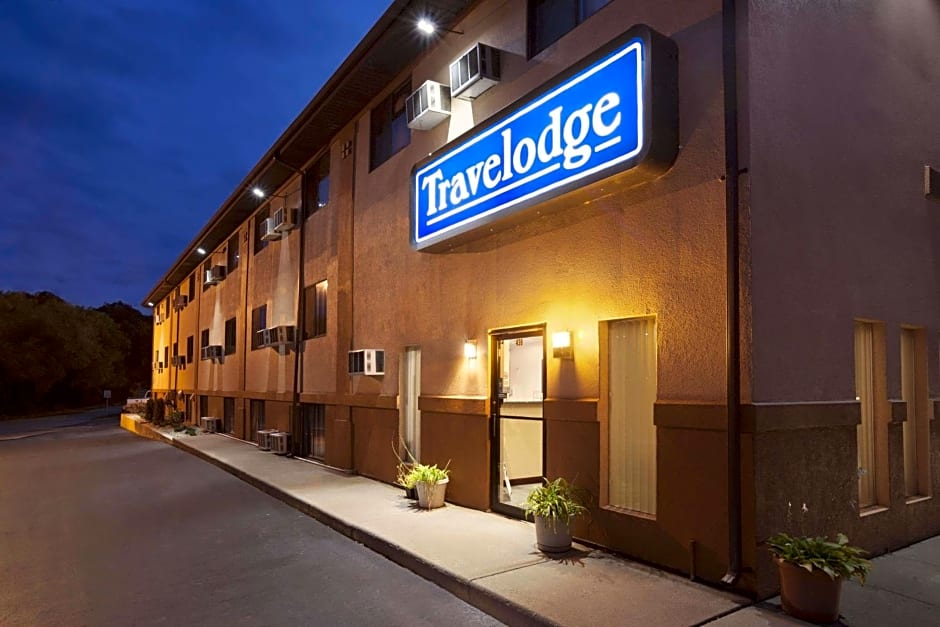 Travelodge by Wyndham La Porte/Michigan City Area