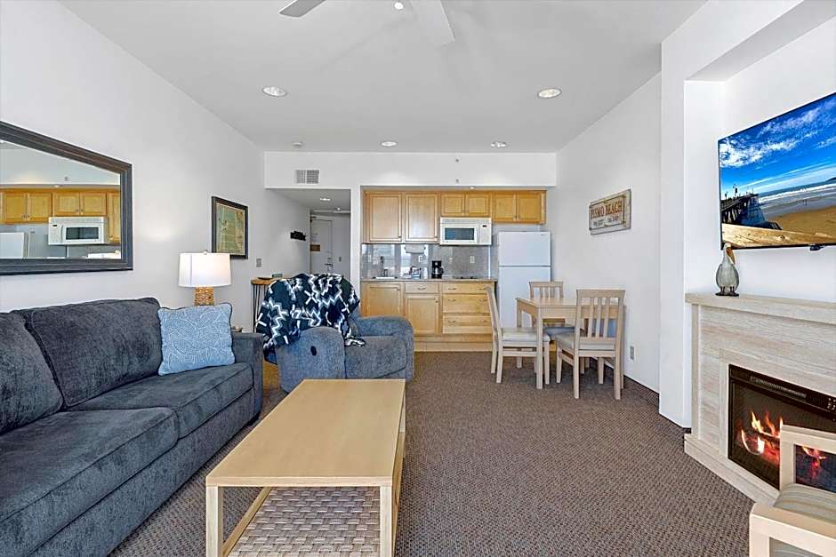 Beach House Inn & Suites