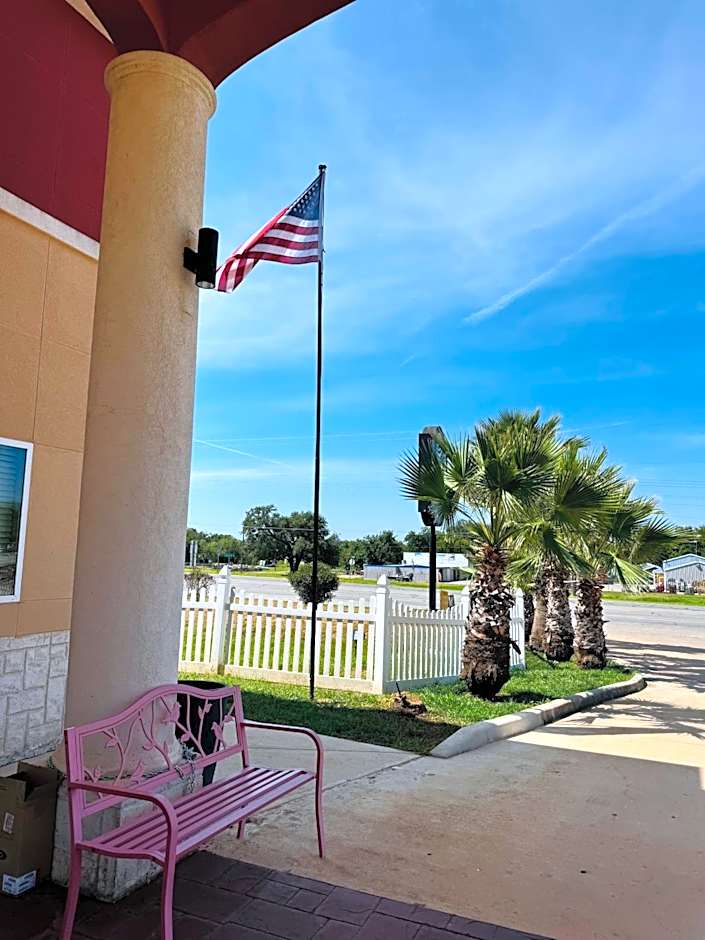 Executive Inn & Suites