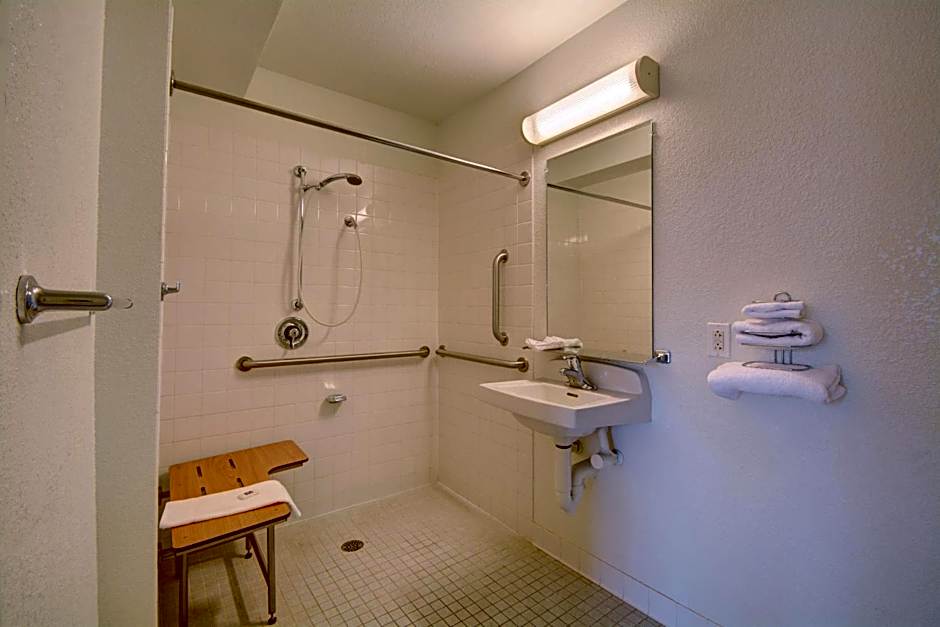 Motel 6-Wethersfield, CT - Hartford