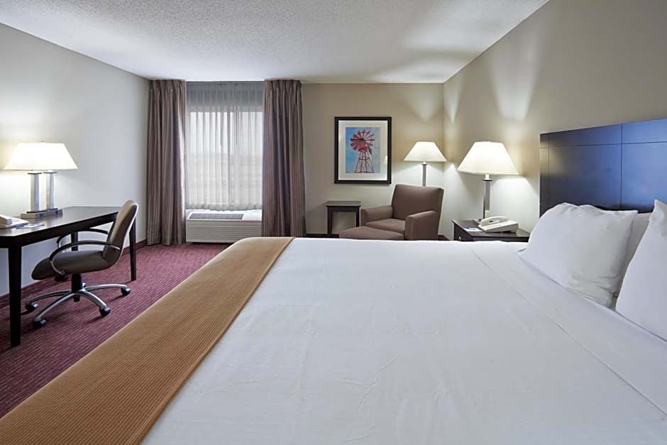 Holiday Inn Express Fort Wayne - East - New Haven By IHG