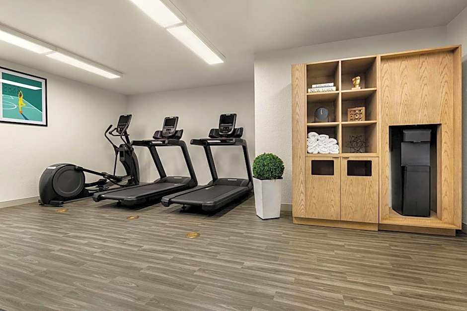 Sonesta Simply Suites Boston Braintree