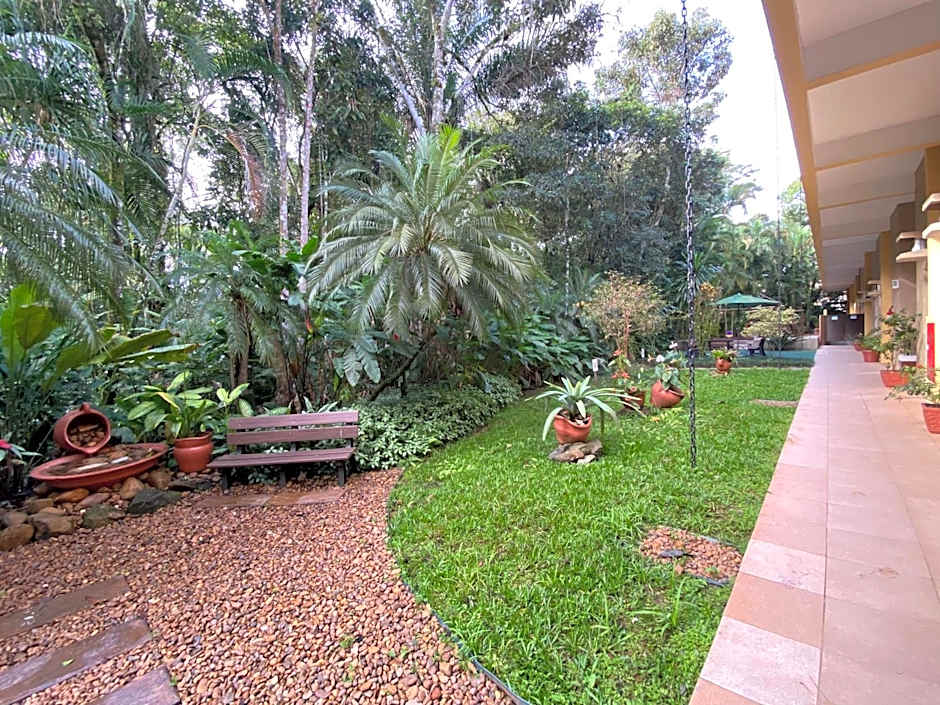 Flat estudio 110 Amarilis Riviera de São Lourenço, 03 piscina climatizada, serviço de hotelaria, limpesa e troca de toalhas diária, carregador veiculo elétrico e servico de praia finais de semana WiFi 500