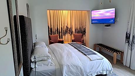 Deluxe Suite with Garden View