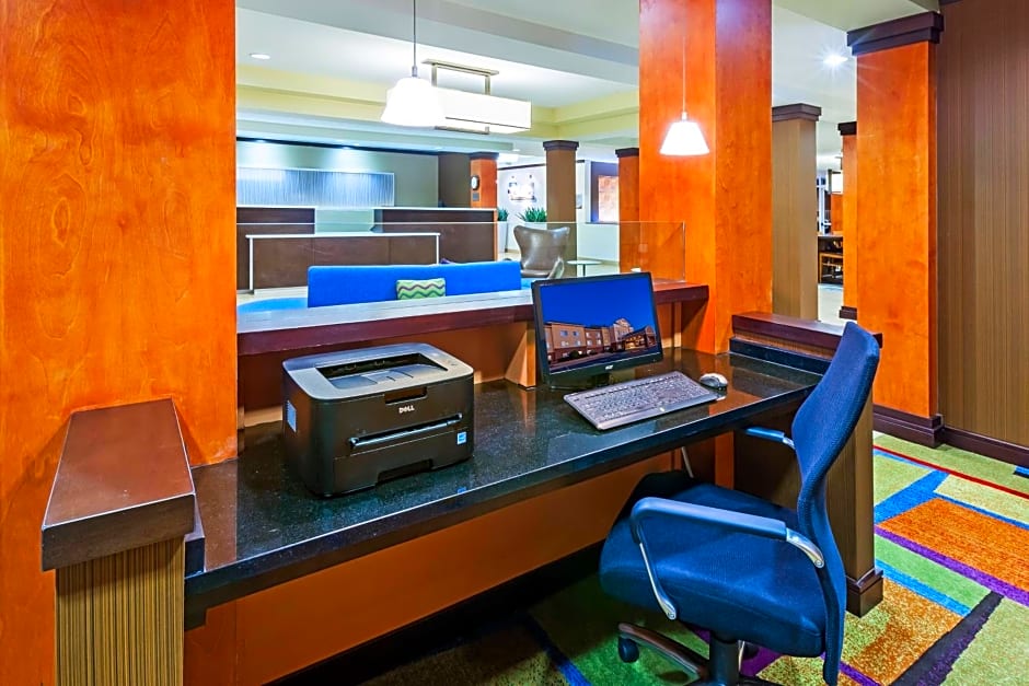 Fairfield Inn & Suites by Marriott Rogers