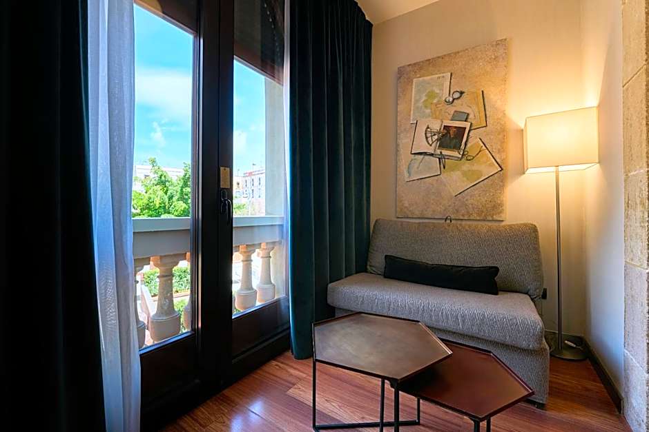 Catalonia Port Hotel