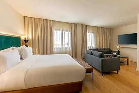 King Suite with Sofa Bed - Non-Smoking