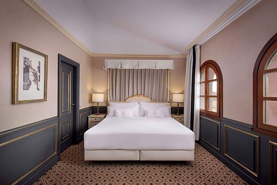 Eugenia de Montijo, Autograph Collection by Marriott