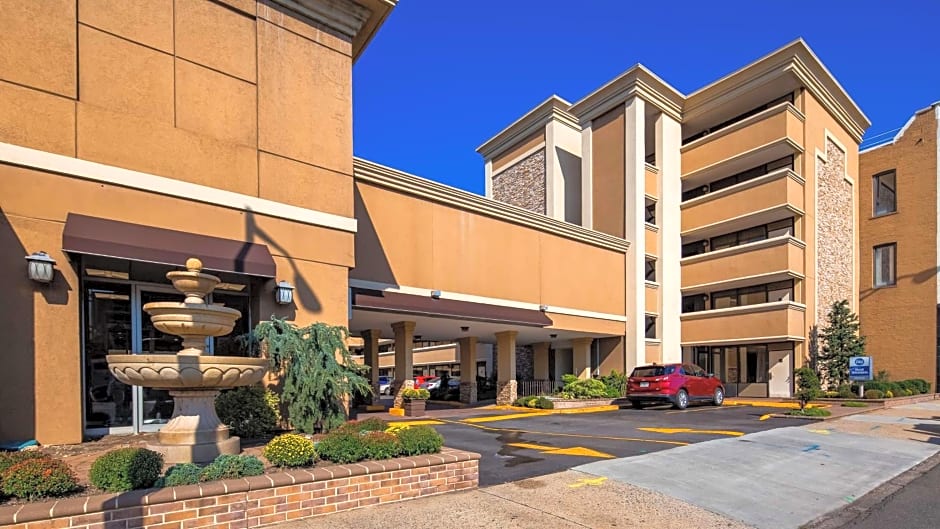 Best Western Mill River Manor