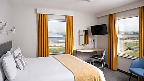 Double or Twin Room with Sea View