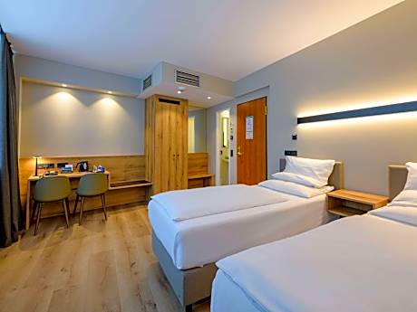 Standard Room with Twin Beds