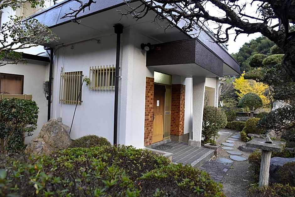 内竈ひなた庵