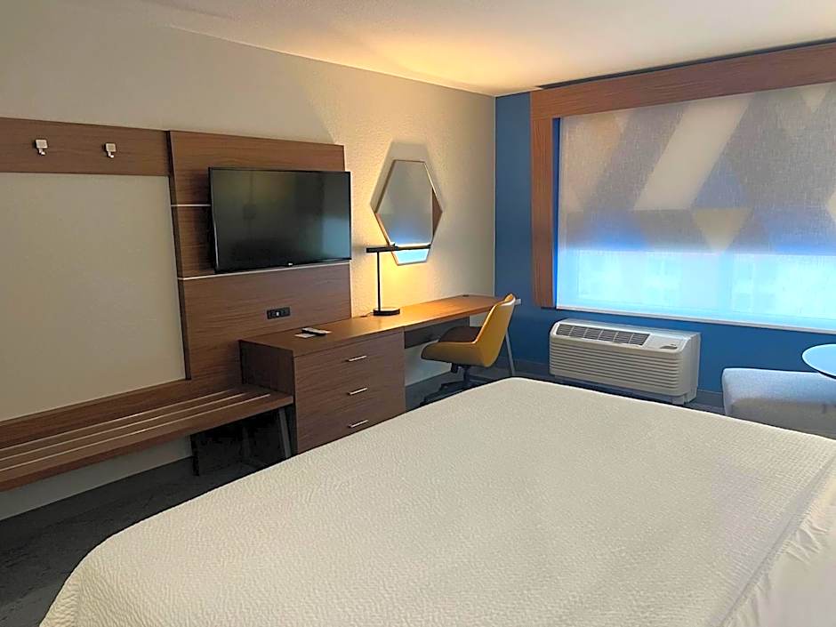 Holiday Inn Express & Suites Moore By IHG