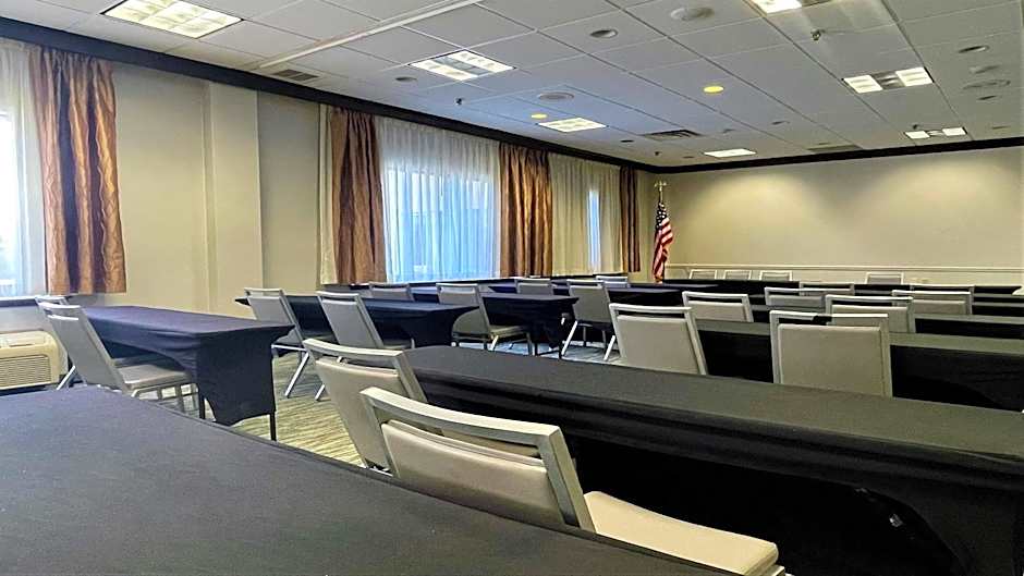Holiday Inn Clark - Newark By IHG