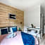 Aparthotel Pawia Deluxe- 10 min to center, self check-in, optional breakfest, parking on the street
