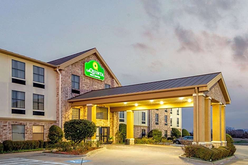 La Quinta Inn & Suites by Wyndham Denison - North Lake Texoma