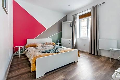 Big house 12 P- 4Rooms 2Bathrooms- near Lille