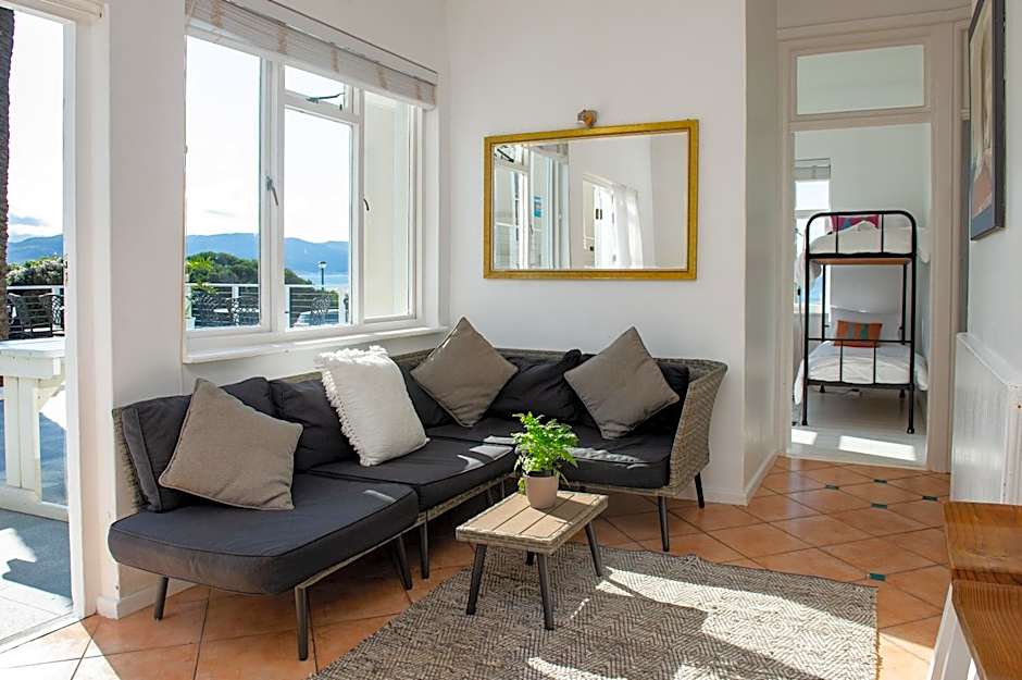 Boulders Beach Hotel, Cafe and Curio shop