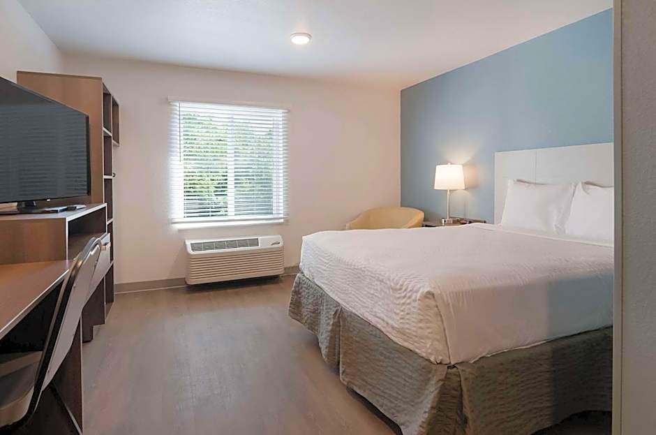 Photo 1 of 7 of 1 King Bed with Sofabed, Accessible, Bathtub