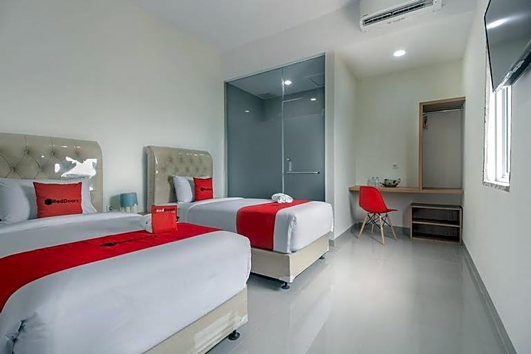 RedDoorz near Mall SKA Pekanbaru