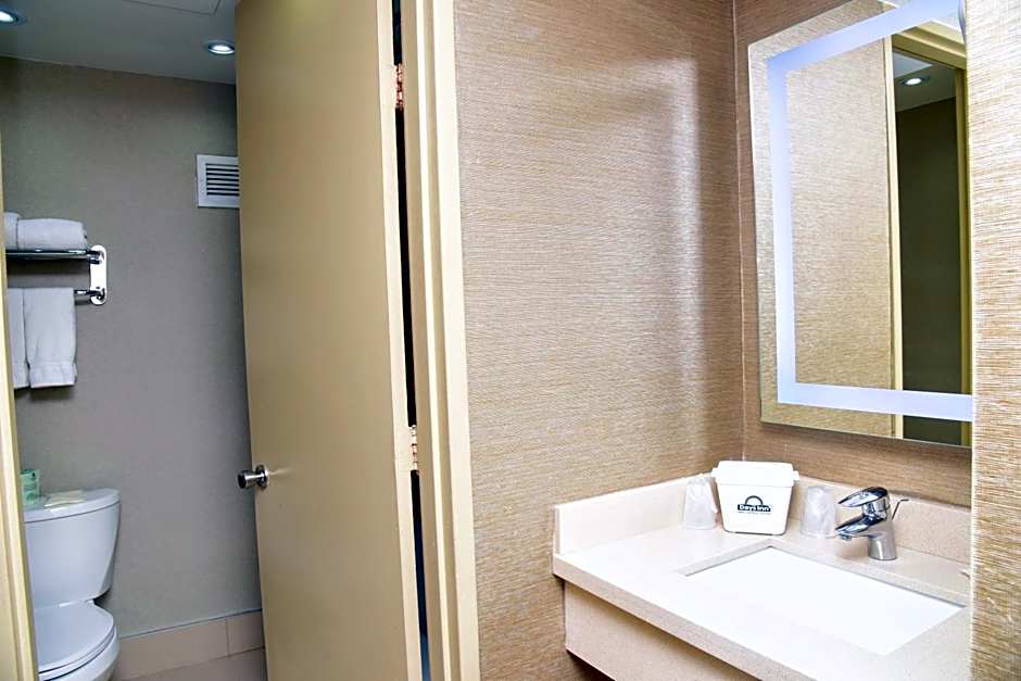 Days Inn by Wyndham Ottawa