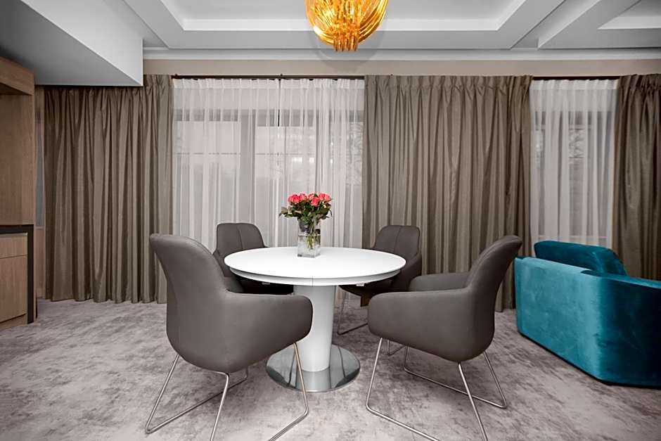 Grand Park Hotel