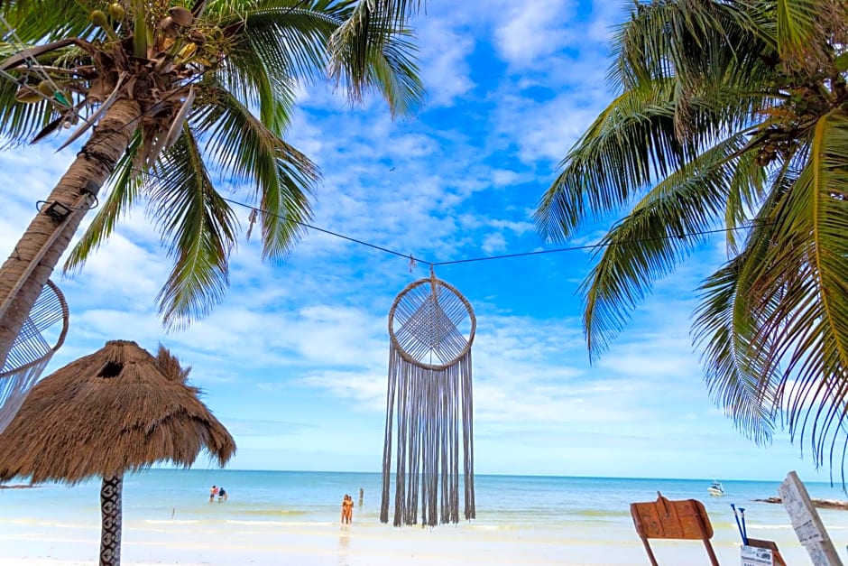 Holbox Dream Beachfront Hotel