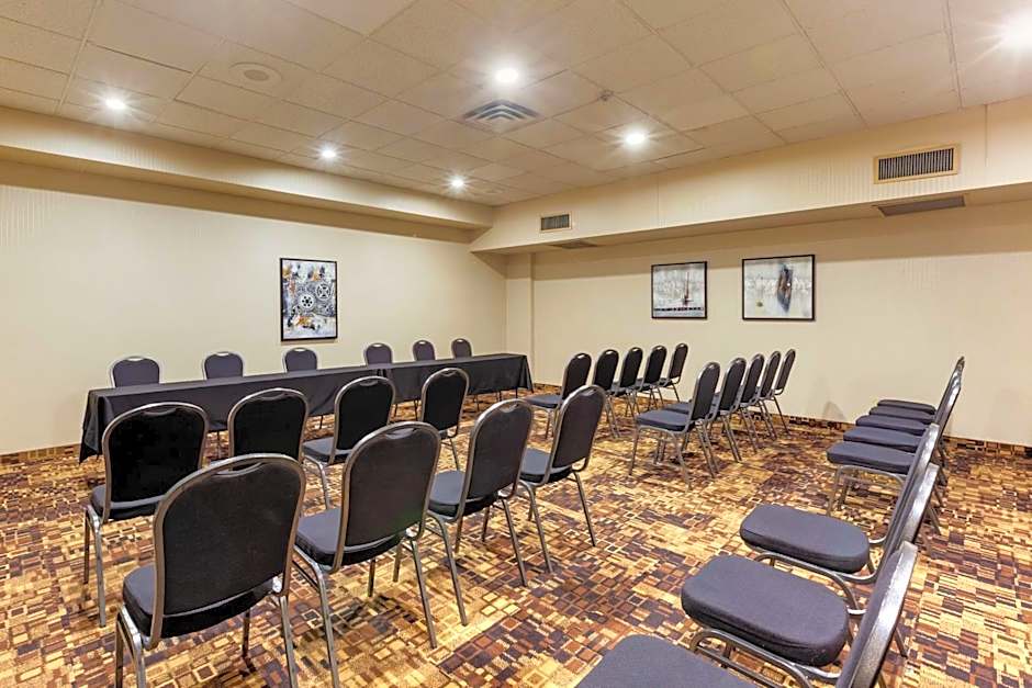 Best Western Plus Toronto Airport Hotel