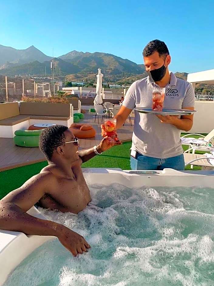 DAOS Suites & Terrace Marbella