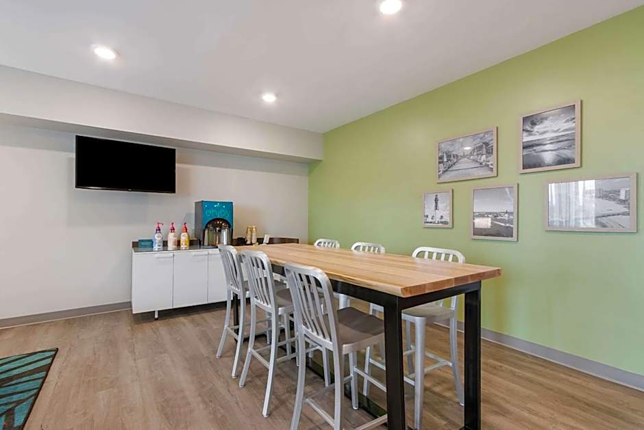WoodSpring Suites Tamarac