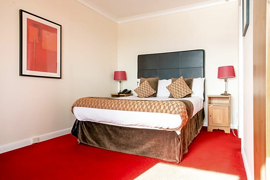 OYO Cliffemount Hotel