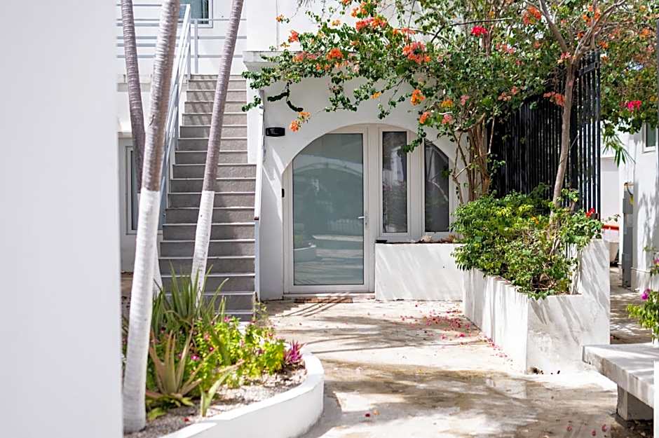 La Mona Loiza Apartment Complex by Stay with Bear