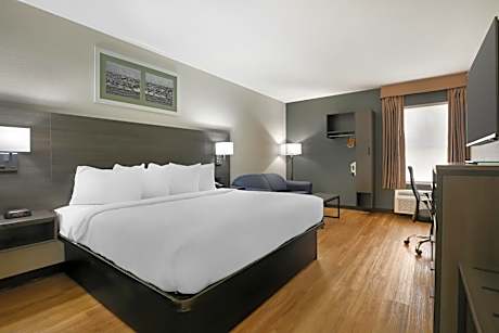 King Room with Sofa Bed - Non-Smoking