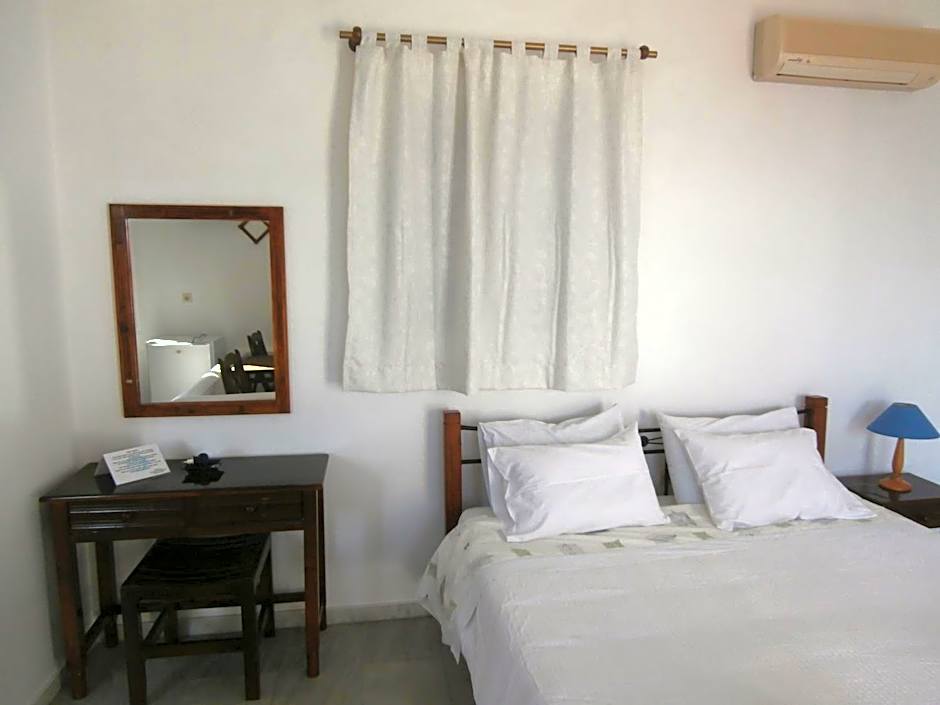 Kionia Galini Bangalows