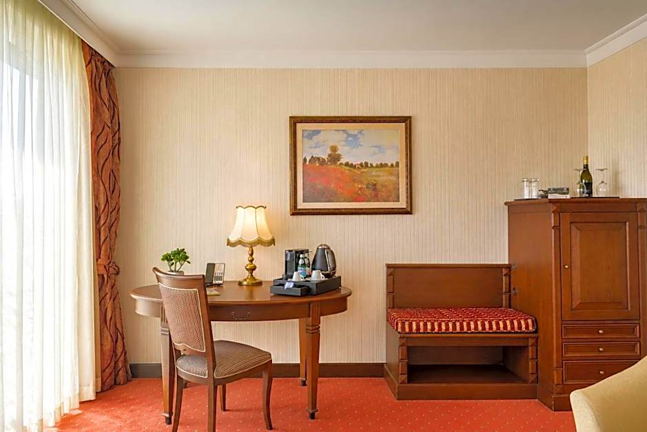 Crystal Palace Boutique Hotel