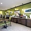 Days Inn & Suites by Wyndham Gonzales TX