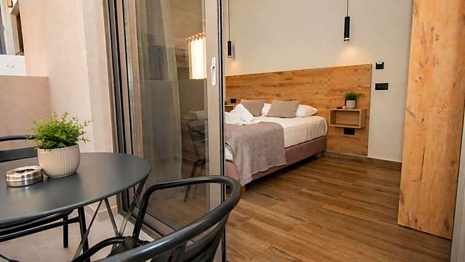Lunar Hotel Modern Boutique